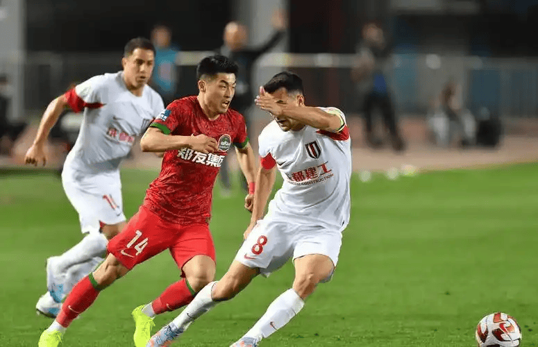 关于赛地聚焦——中超赛前热度飙升；上海海港内部沟通；目标明确；高层口径保持一致的信息