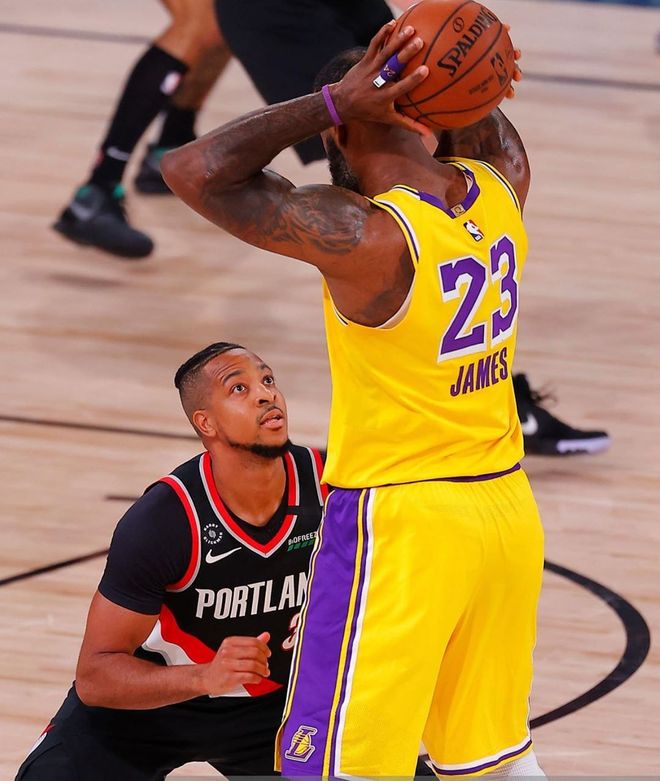 关于Scout爆冷击败湖人，回归赛场引爆全场！的信息