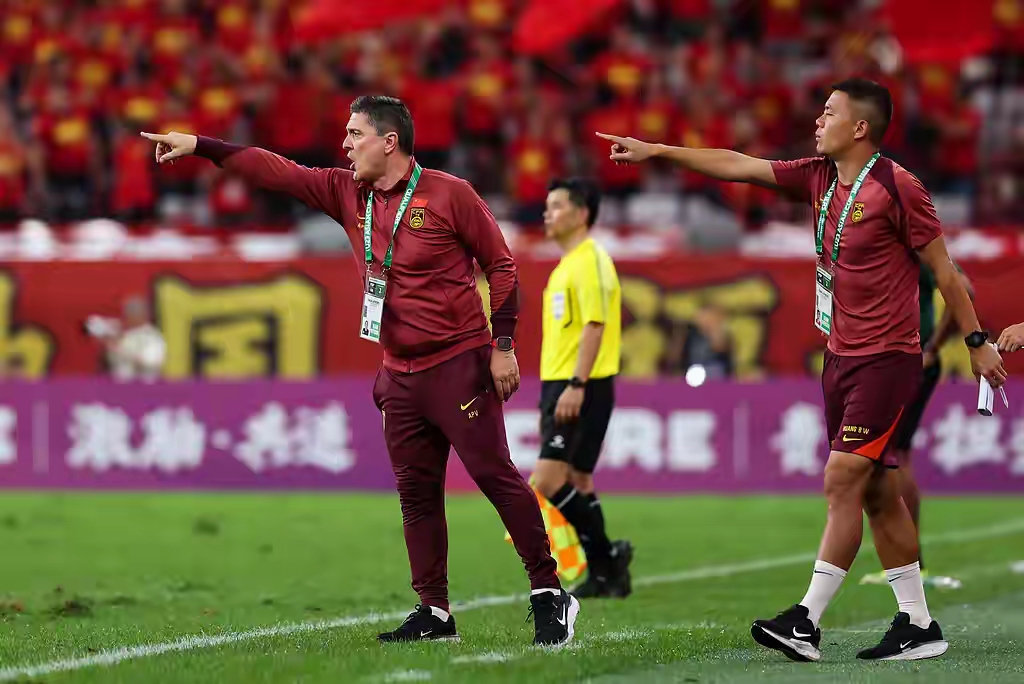 西亚卡姆在中国队比赛中逆转,精彩发挥引发热议!的简单介绍 西亚卡姆在中国队比赛中逆转,精彩发挥引发热议!的简单介绍